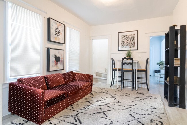 Building Photo - 607 E Euclid St Rental