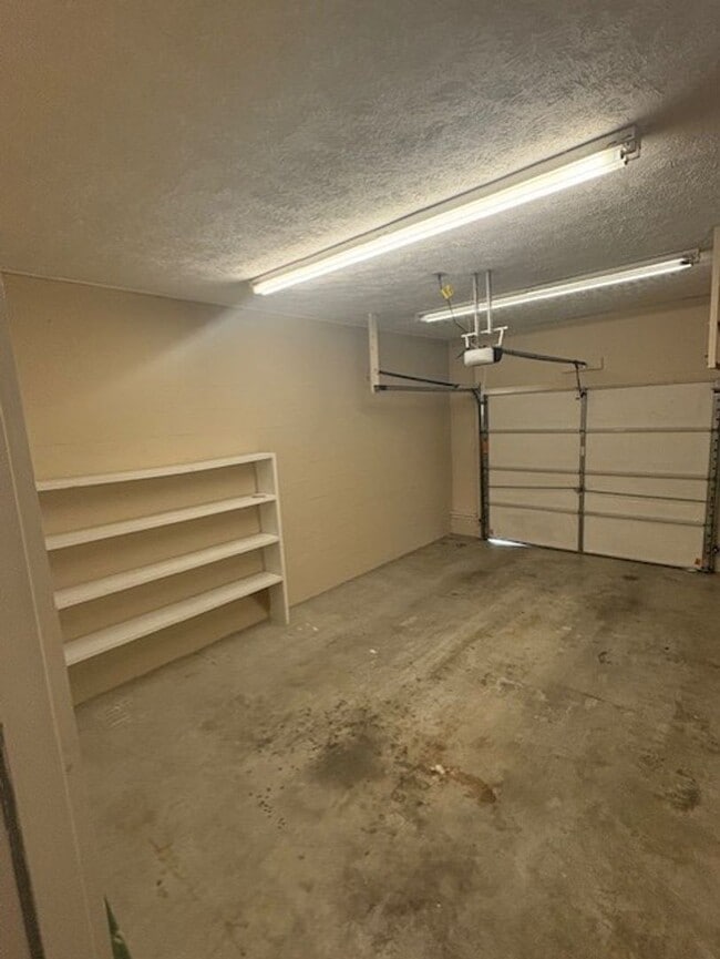 Photo - 3 bed, 2 bath condo COMING SOON Unidad ME-37
