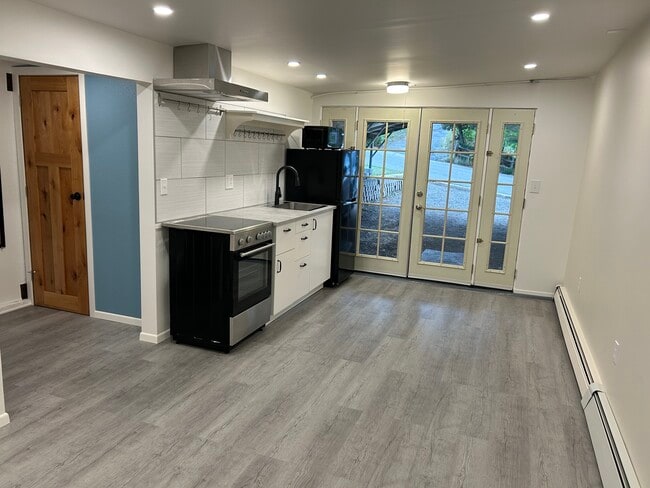 Front entrance - 416 Boyd St Unit Apartment