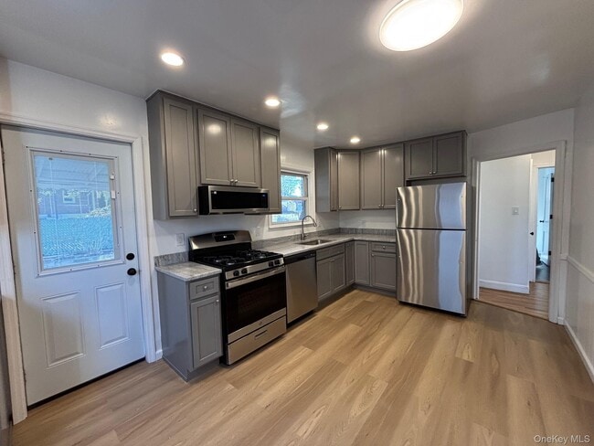 Photo - 14 Chamberlain Ave