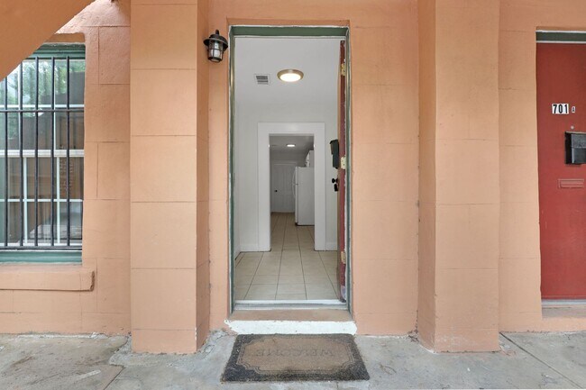 Photo - Downtown Savannah Condo for Rent