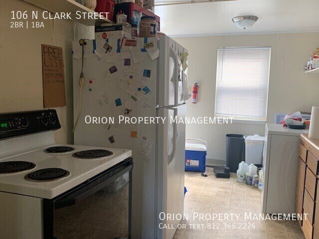 106 N Clark St