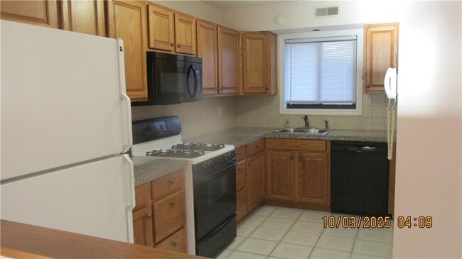 Photo - 650 E Greenwich Ave Unit 303