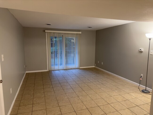 Photo - 104 Ford St Unidad D Rental