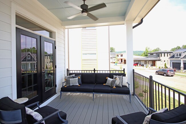 Photo - Beautiful, Custom-Built Lochlyn Hill Home