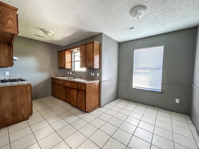 Photo - 112 Saskatchewan St