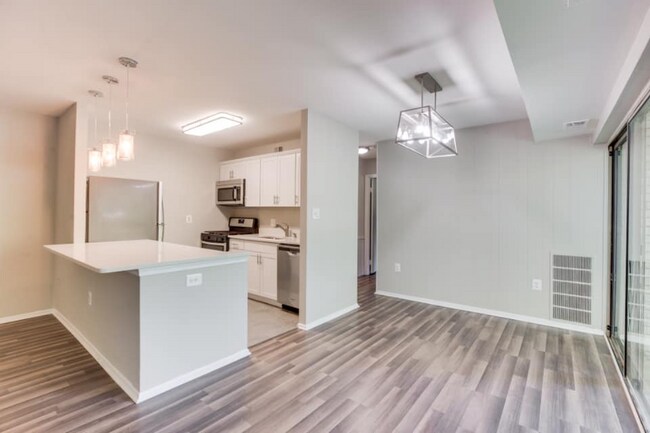 Photo - 5200 Crossfield Ct