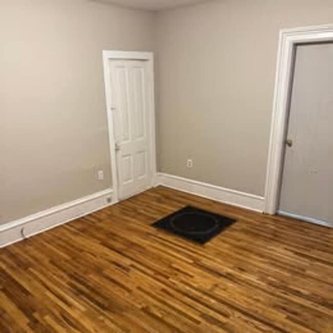 Building Photo - 535 7th St NW Unit 1