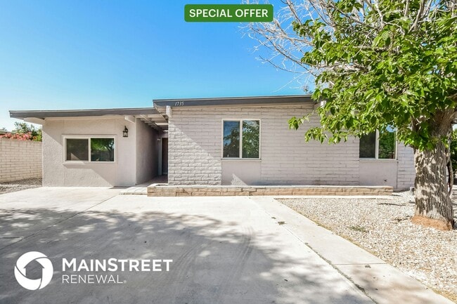 Photo - 1735 E Warren Pl House