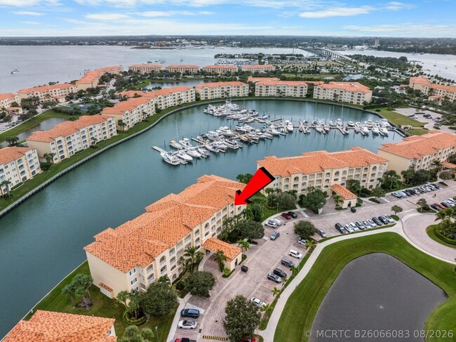 Building Photo - 8 Harbour Isle Dr E Unit PH05