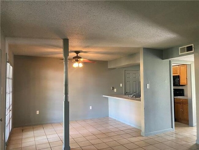 Photo - 978 Walnut St