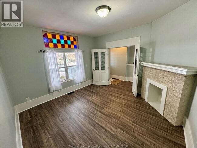 Photo - 1337 Pelissier St