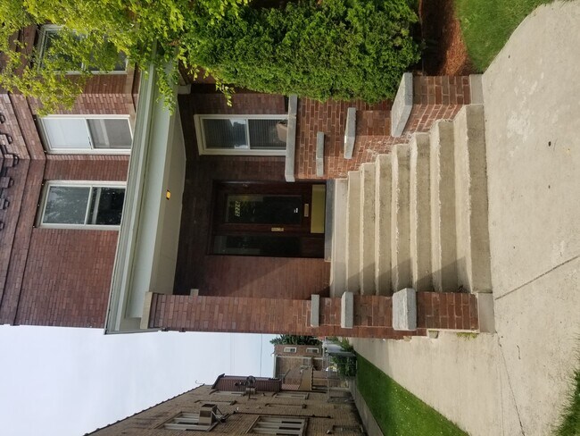 Photo - 5226 W Hutchinson St Unit 1