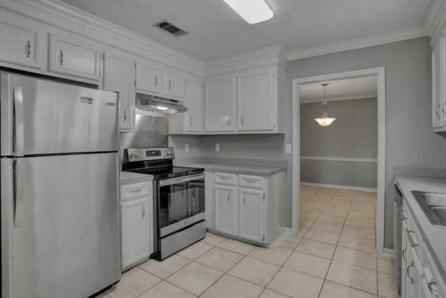 Photo - 211 Oak Brook Dr