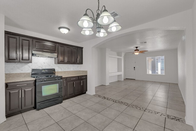 Photo - 9277 Leonardo Ave