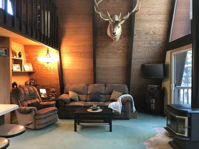 Building Photo - Ski Lease in Tahoe Donner- $2700 per month...