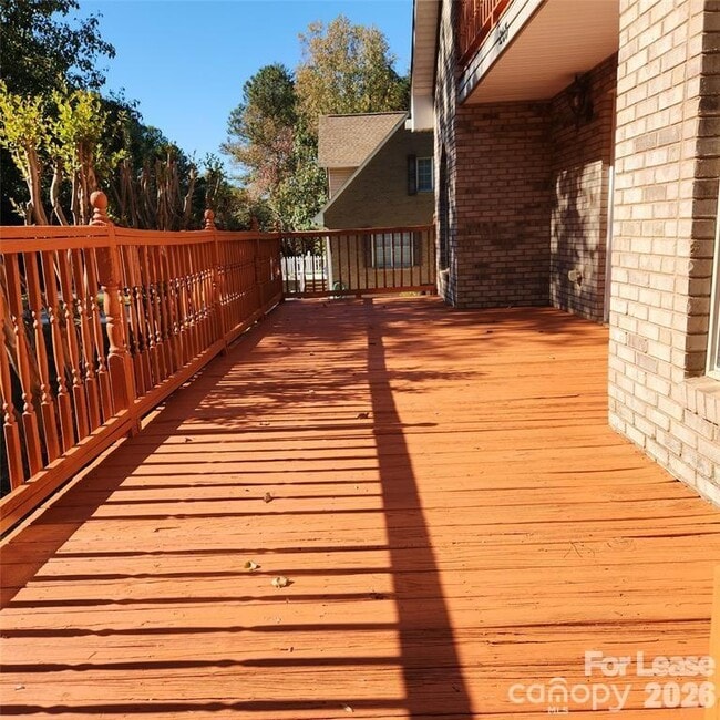 Photo - 208 Chuckwood Rd