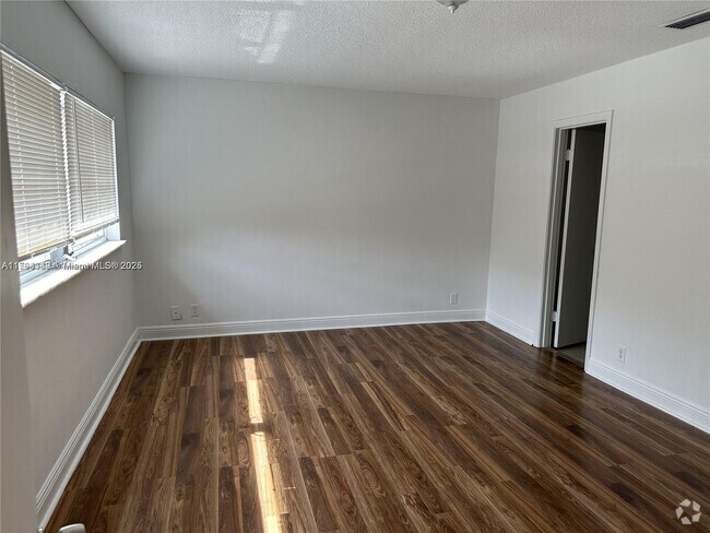 Building Photo - 8605 NW 35th Ct Rental