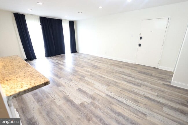 Photo - 10107 Prince Pl Unit 304