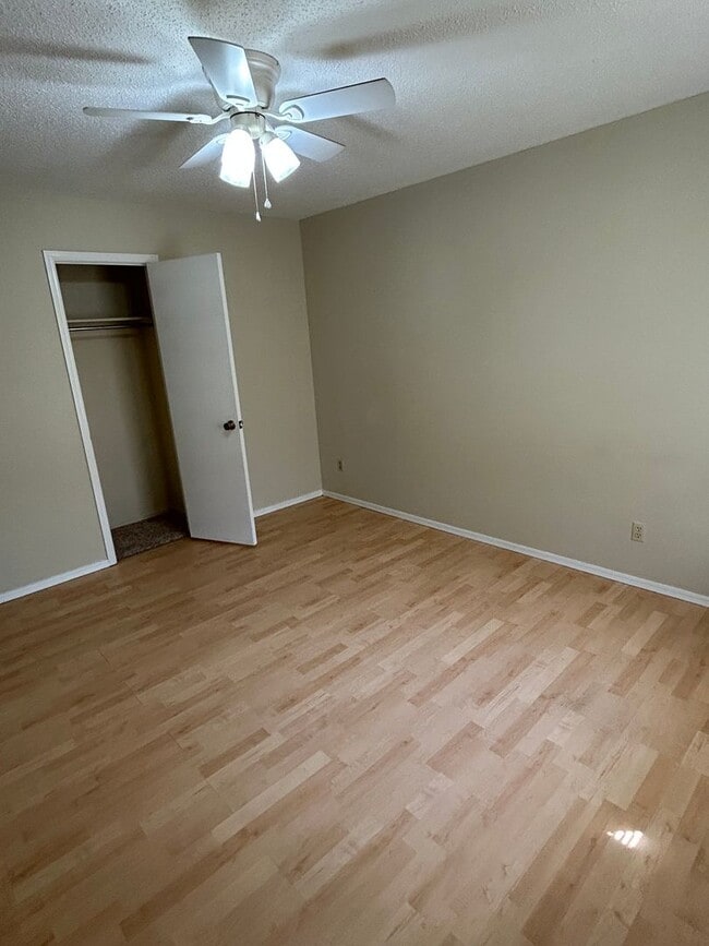 Photo - 2213 S Hartford Cove