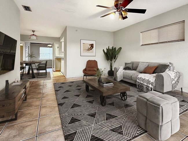 Photo - 413 Krueger St