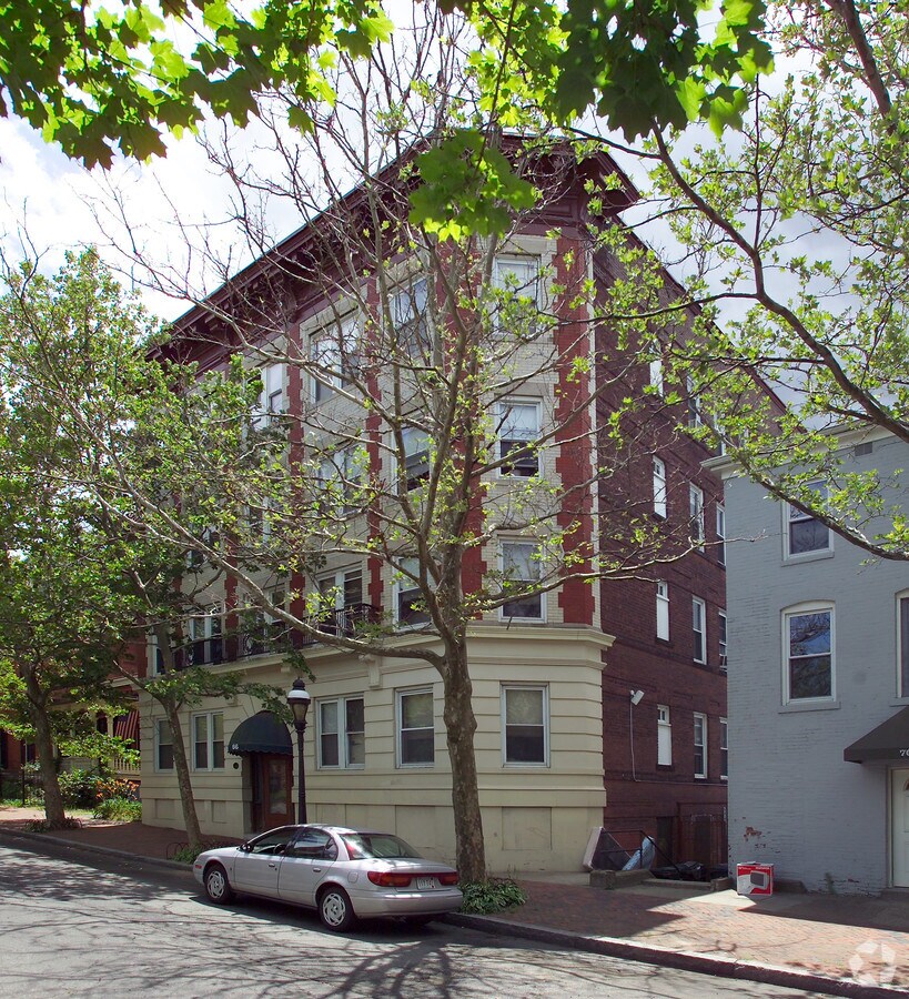 Photo - 66 Mattoon St