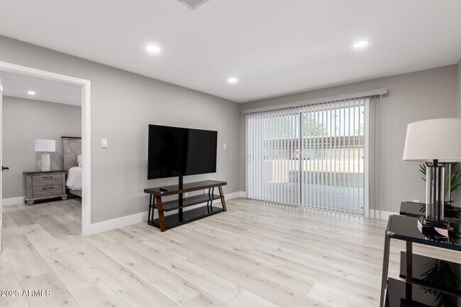 Photo - 4354 N 82nd St Unit 142