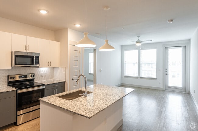 2BR, 2BA - 1080 SF