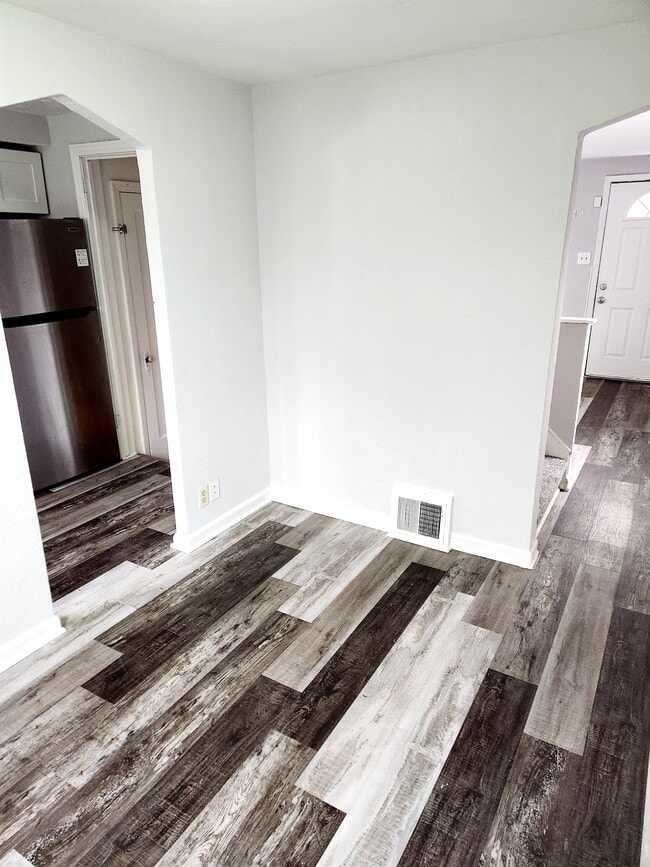 Photo - 1128 Shadycrest Dr