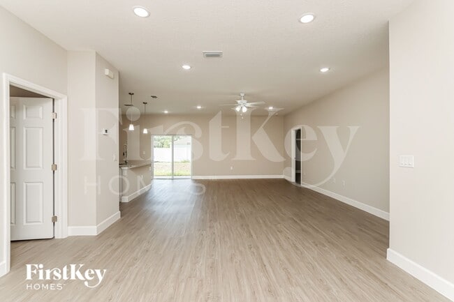 Photo - 717 Lavender St SE