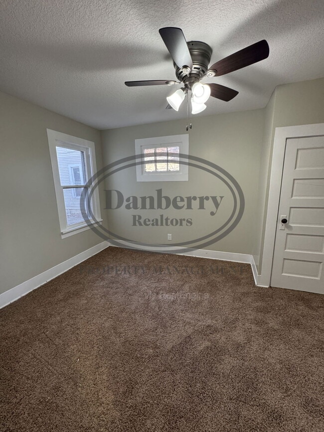 Photo - 413 Washington St