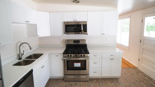 Building Photo - 5558 S Somerset Way