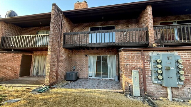 Building Photo - 2385 Tom Jones St Unit 4