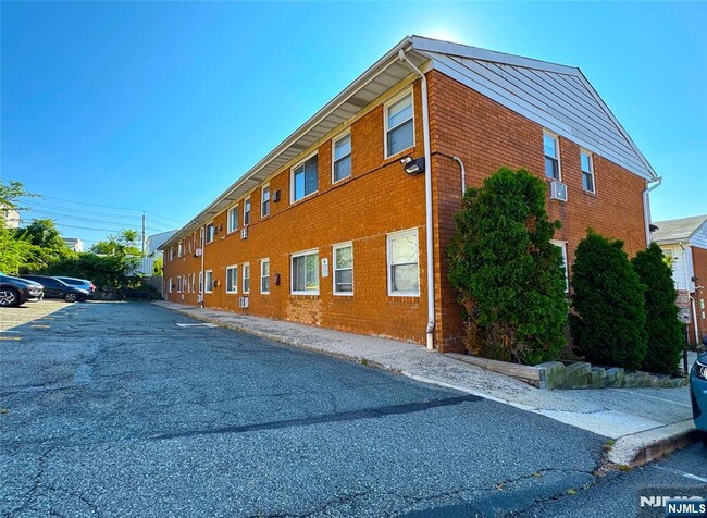 Photo - 1460 68th St Unidad A