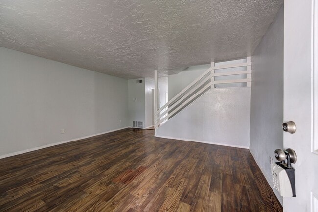 Photo - 1709 Beaumont Dr