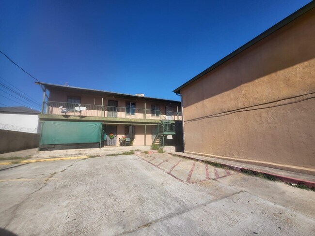 Photo - 2704 E Kearney St Unidad 5