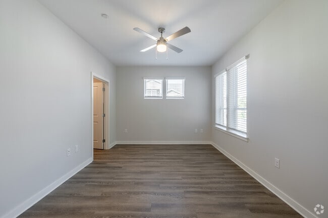 3BR, 2BA - 1,274SF - Primary Bedroom