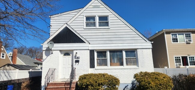 Building Photo - 24915 147th Ave Unit #1