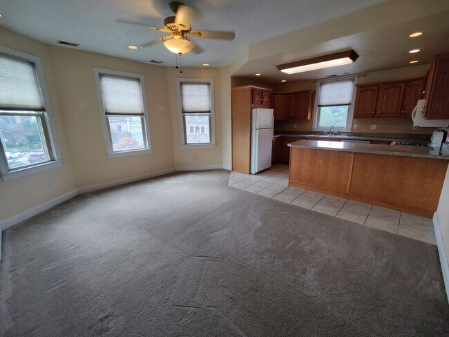 Building Photo - 1003 California Ave Unit Apt. 2