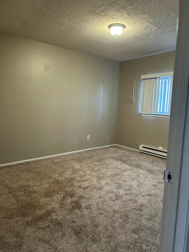 Photo - 6027 Redlands Rd NW