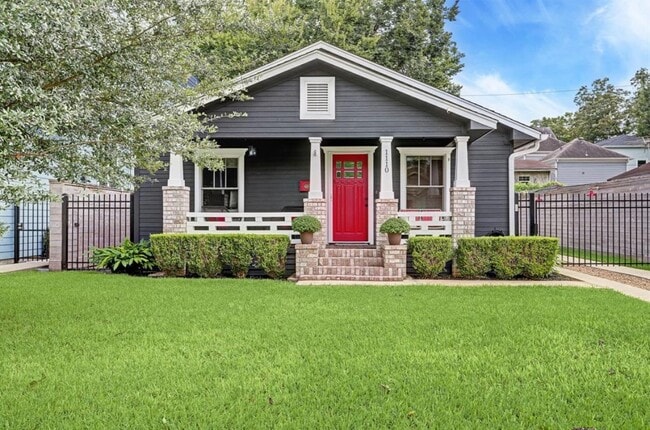 Photo - 1110 E 26th St