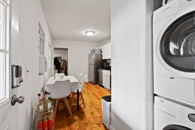 Photo - 442 W Fourth St Unit 1