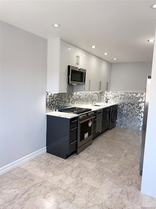 Photo - 59-19 74th St