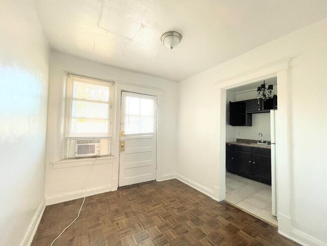 7212 Lyndover Pl Unit 1E