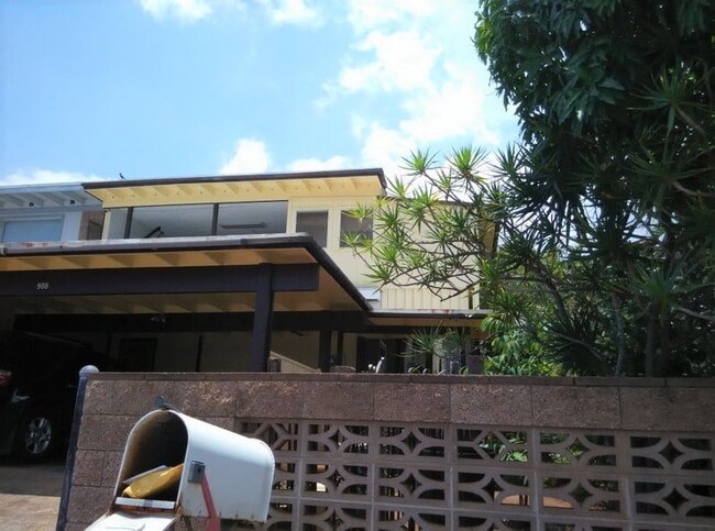 Photo - 908 Kahikolu Plz House