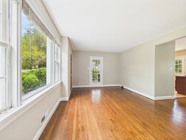 Photo - 8410 Weldon Dr