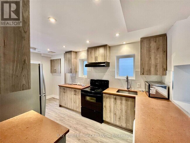 Photo - 316 Willowdale Ave