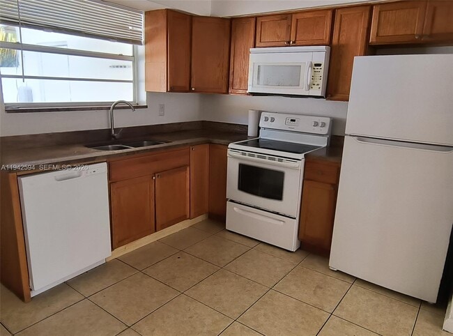 Photo - 4900 SW 28th Terrace