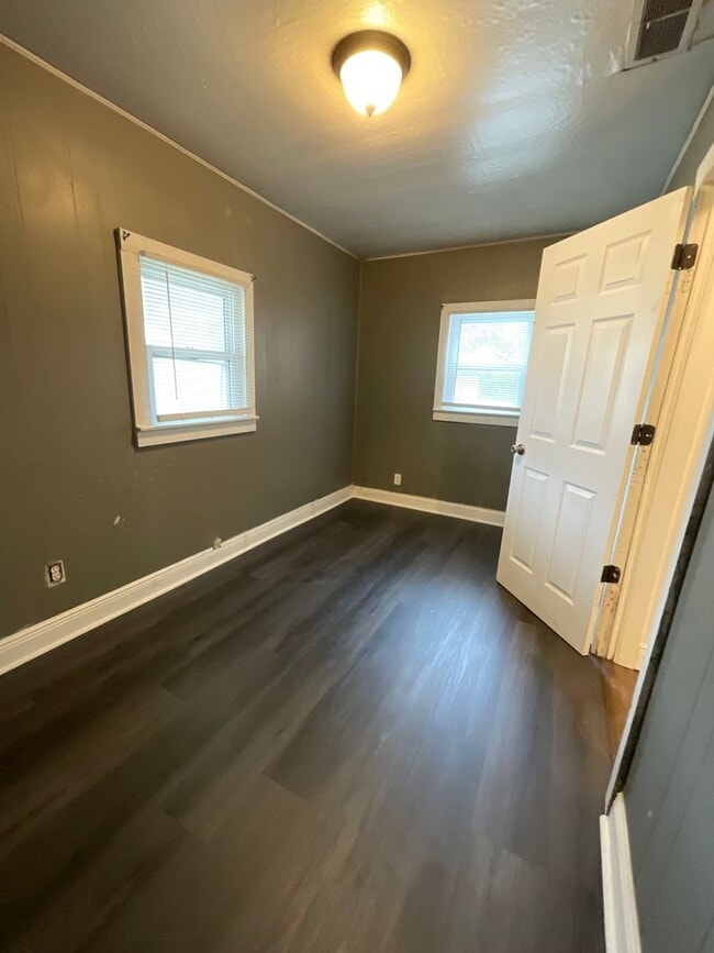 Photo - PRE-LEASING!! AVAILABLE JUNE 10TH Very Nice 2 Bedroom 1 Bath House - Recently Remodeled!
