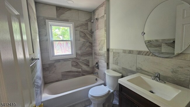 Building Photo - 201 Vail St Unit 4b